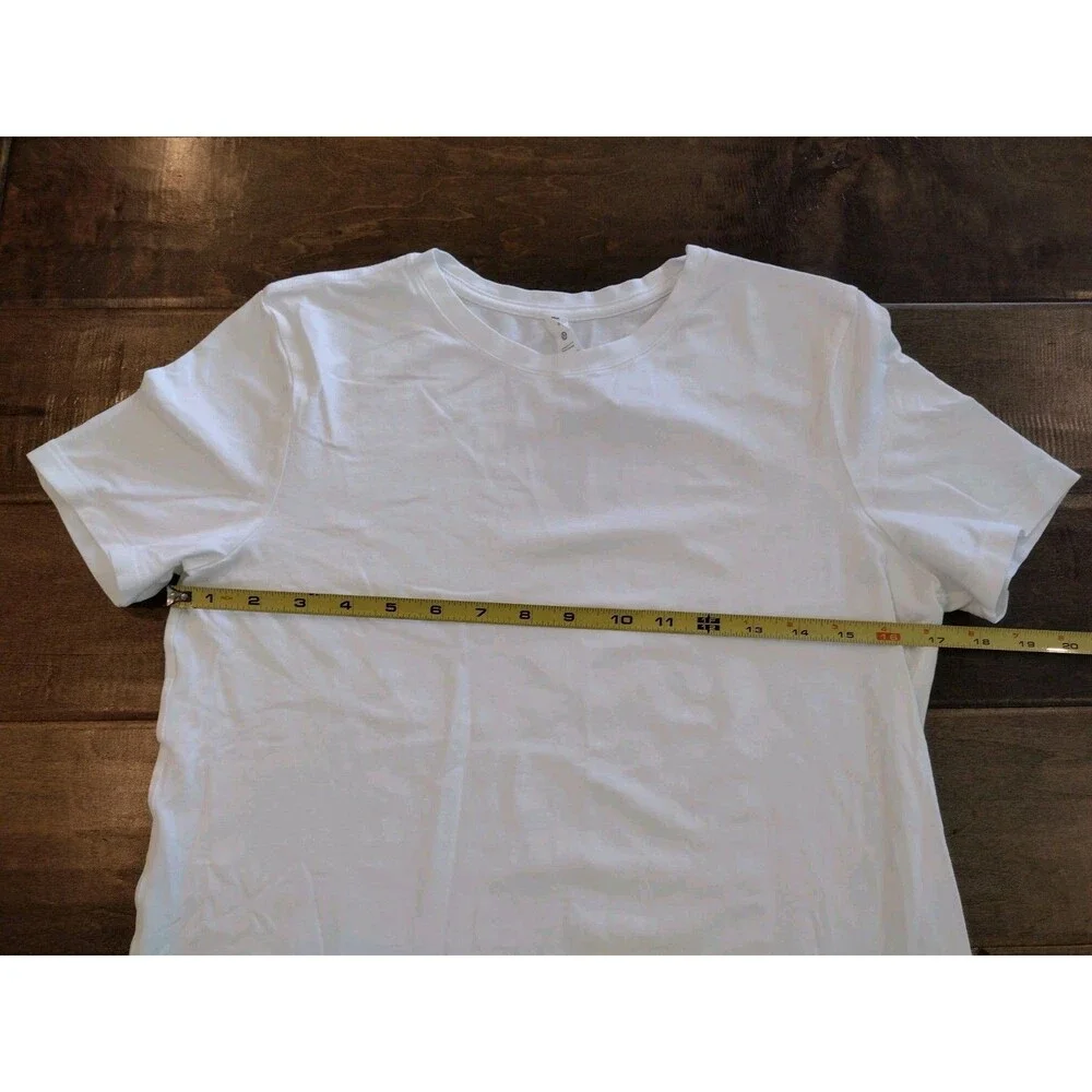 LULULEMON Women's EEUC Love White crewneck  short-sleeve t-shirt tee - size 4